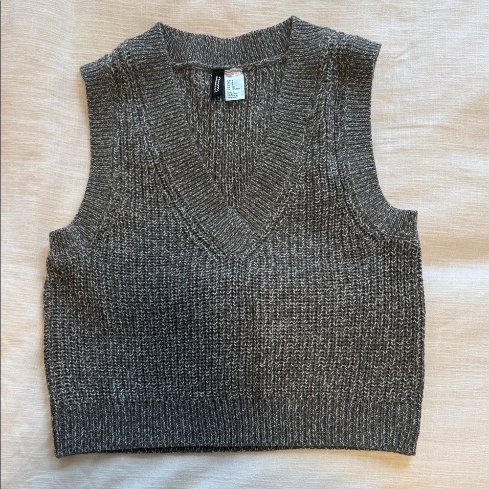 H&M Gray V-Neck Sweater Vest